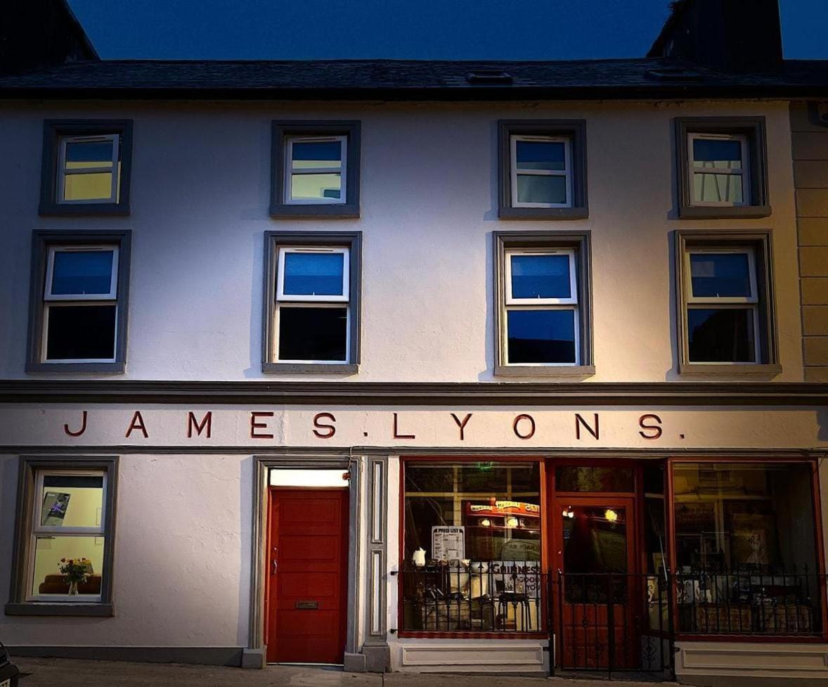 'James Lyons' The Old Main St Ballyhaunis Exterior photo